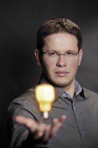 fabrice-light-bulb-pp Fabrice Meuwissen portrait @2011
